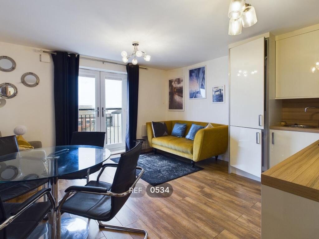 Kitchen &amp; Living area
