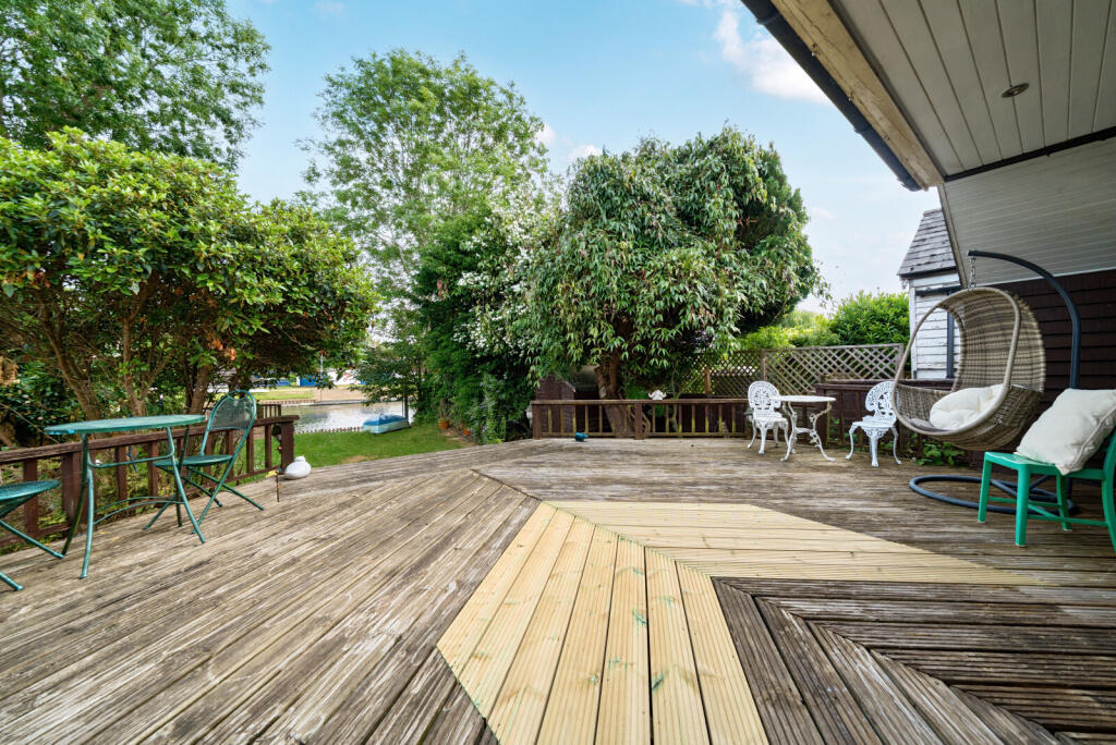 1304322-18-684afd...