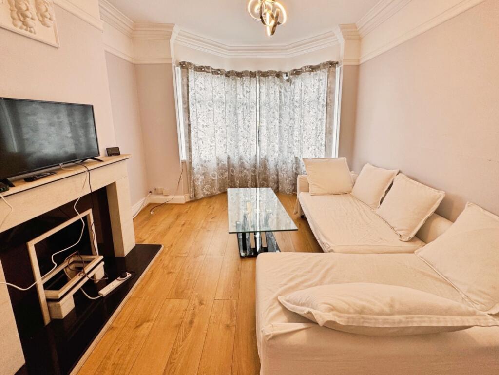 pbox-living_room-335770.jpg
