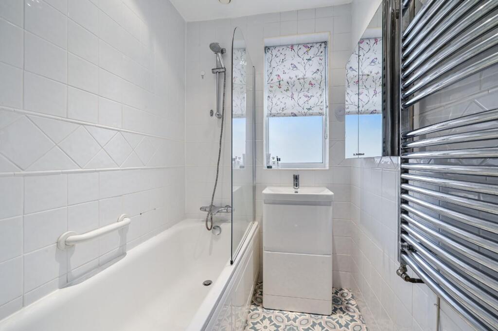 COURTLANDS CRESCENT (15).jpg