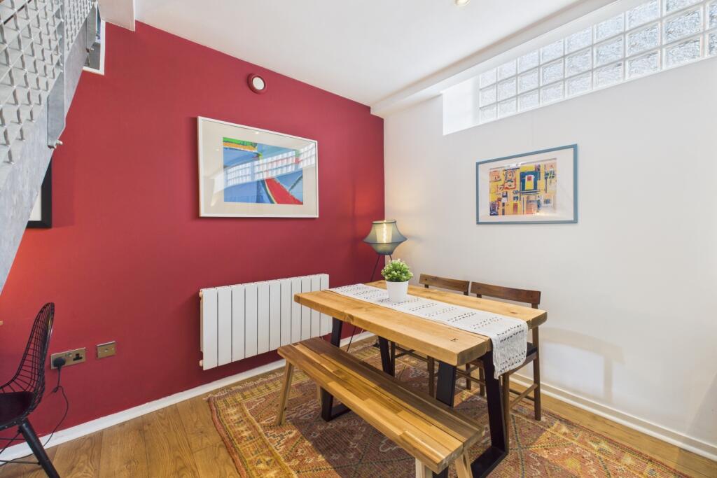 CAM03162G0-PR0282-STILL016