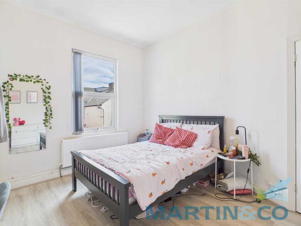 CAM01870G0-PR0166...