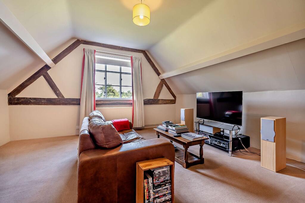 Attic: Bed 5, Bed 6 (Cinema Room), Bed 7