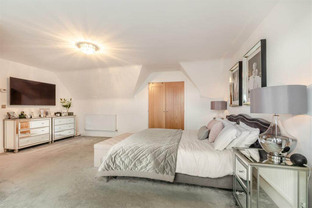 8611011-interior05.jpg
