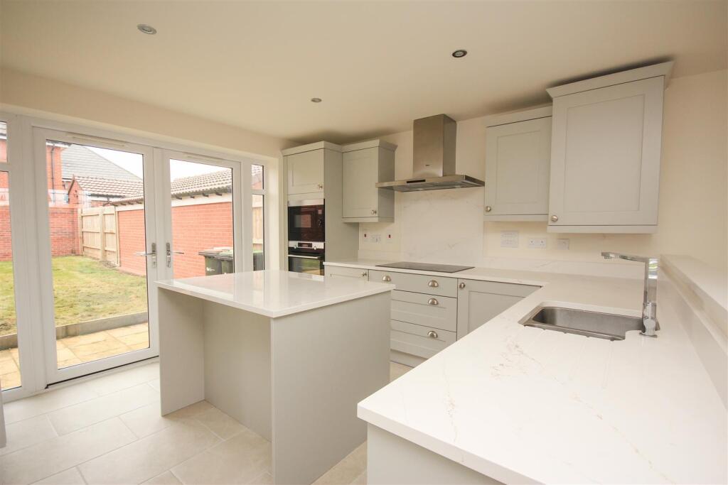 kitchen 1.JPG