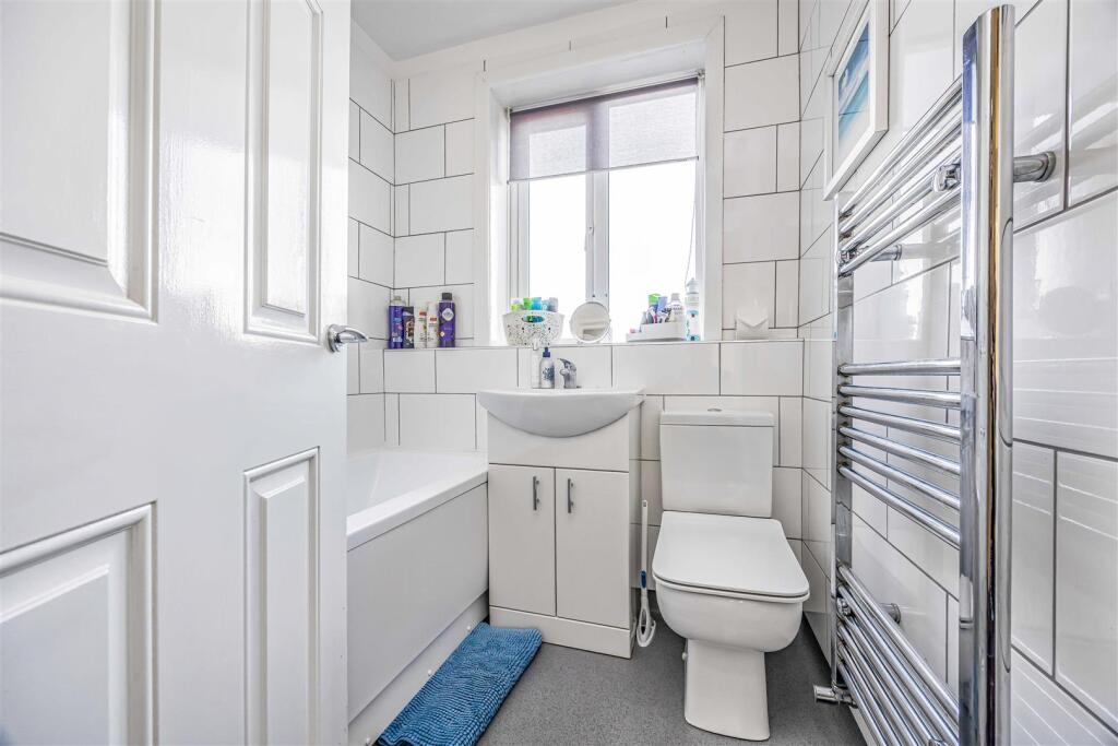 67 Cobden Avenue, Portsmouth-Small-PorticoMarketin