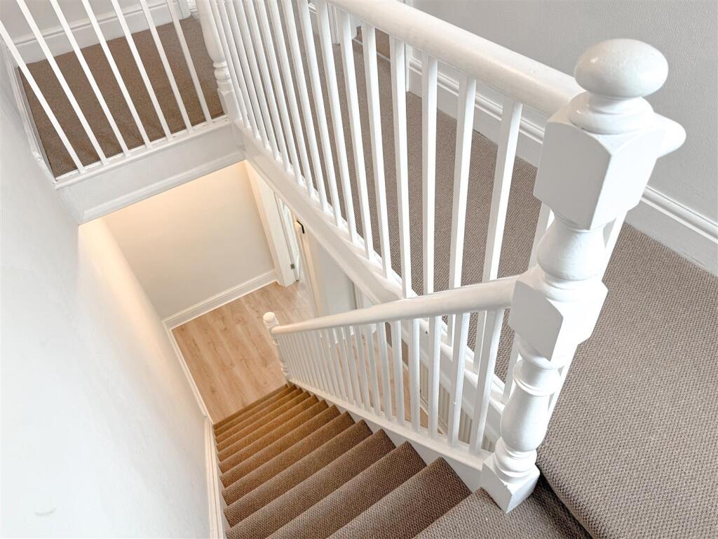 part galleried landing .jpeg