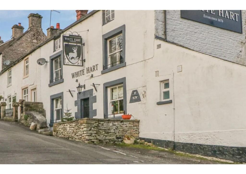 White Hart from lane.jpg