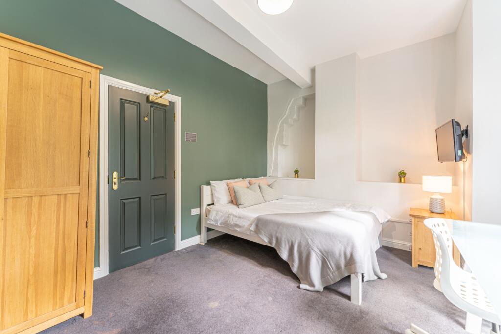 Student Cribs, Nottingham - by Visually Rich 01437