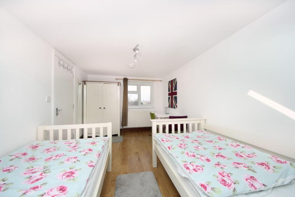 Lynton Avenue  (6).jpg