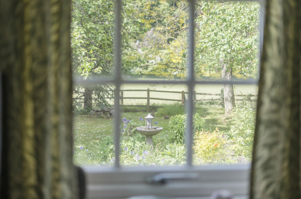 18-68233987b9024-...