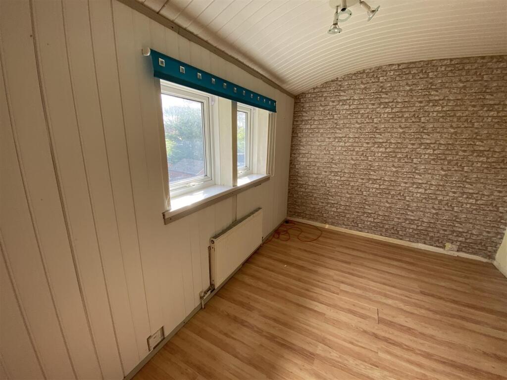 Bedroom no.2 rear double: