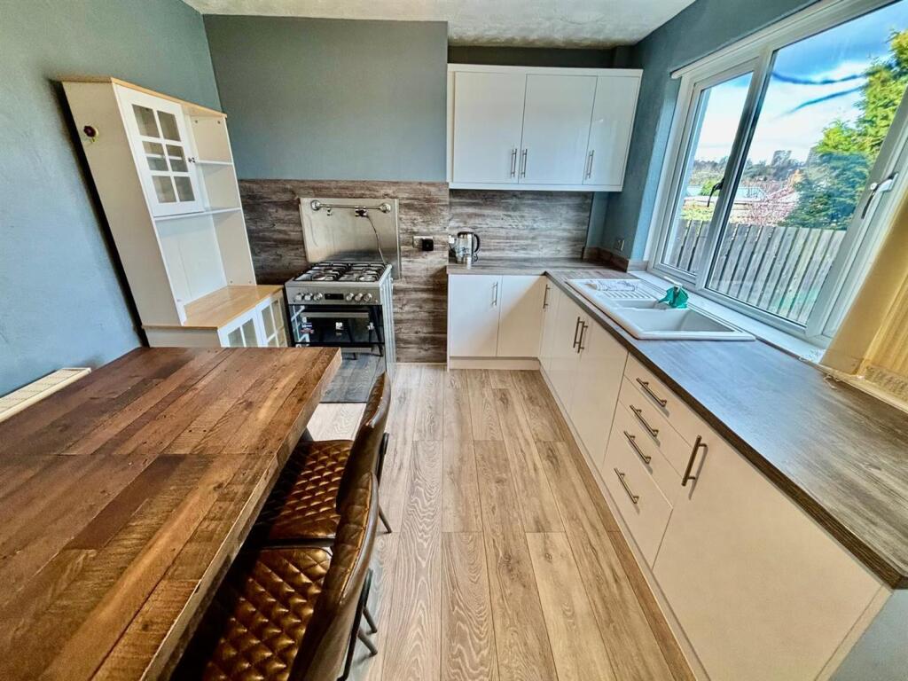 Fitted Dining Kitchen: