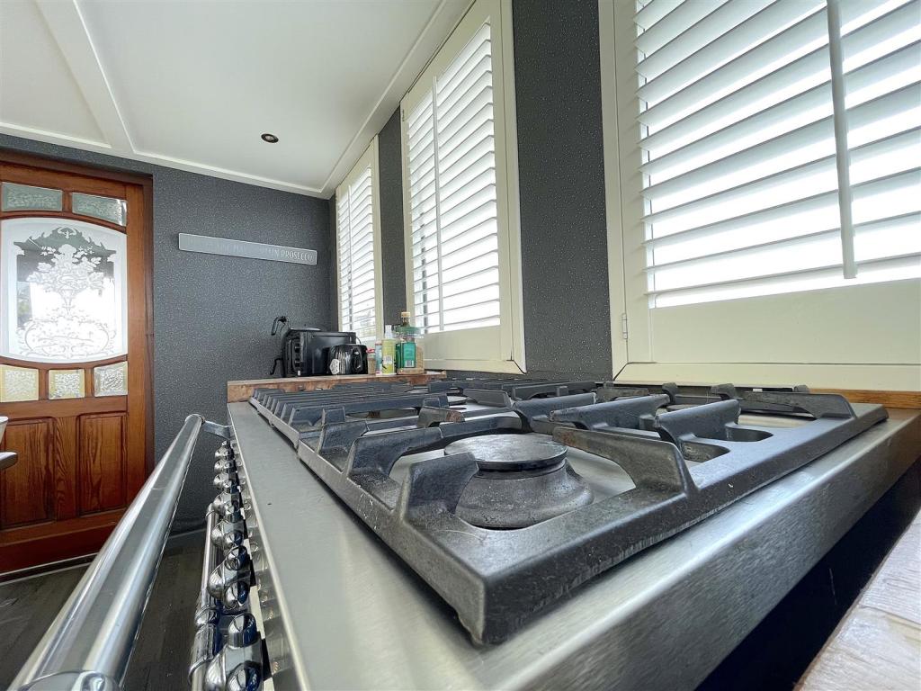Kitchen (4).jpeg