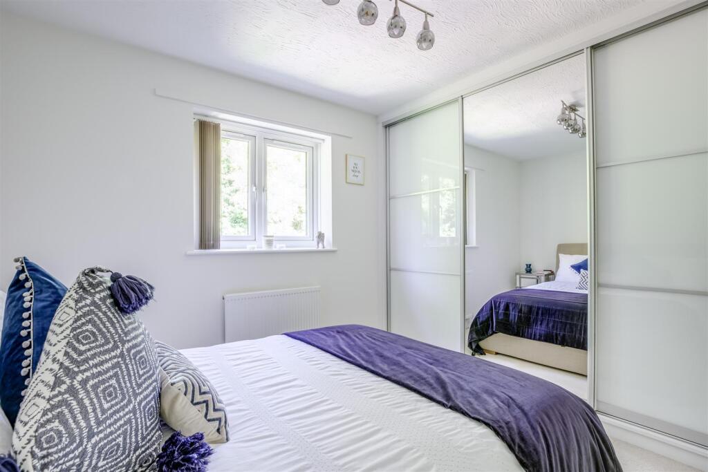 13 Hall Close, HP13 7YT-2.jpg