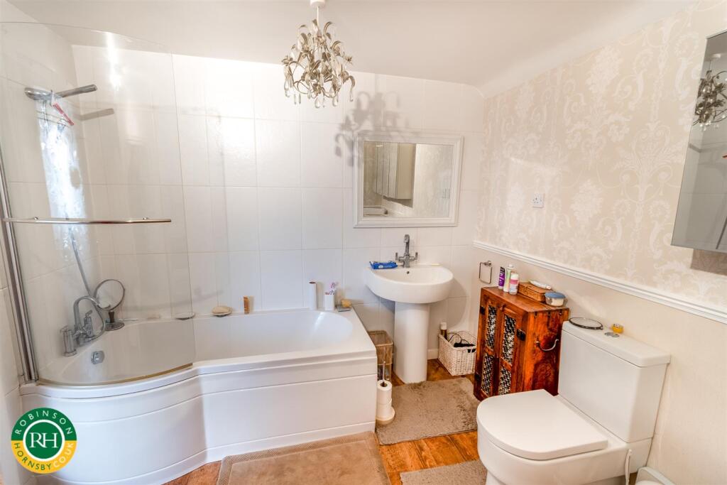 ensuite to main