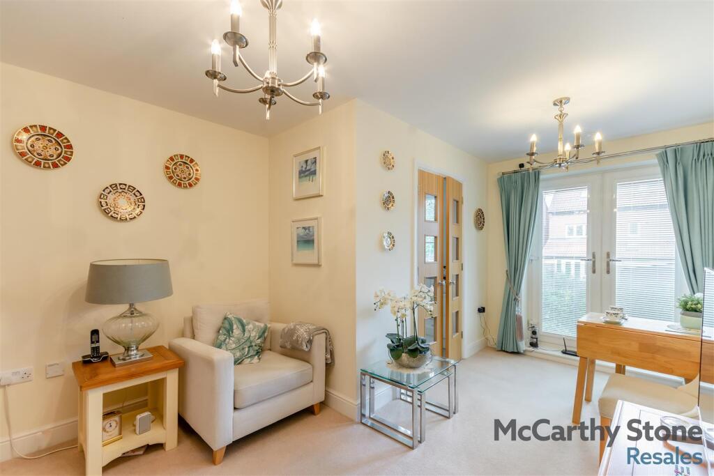 8666611-interior07.jpg