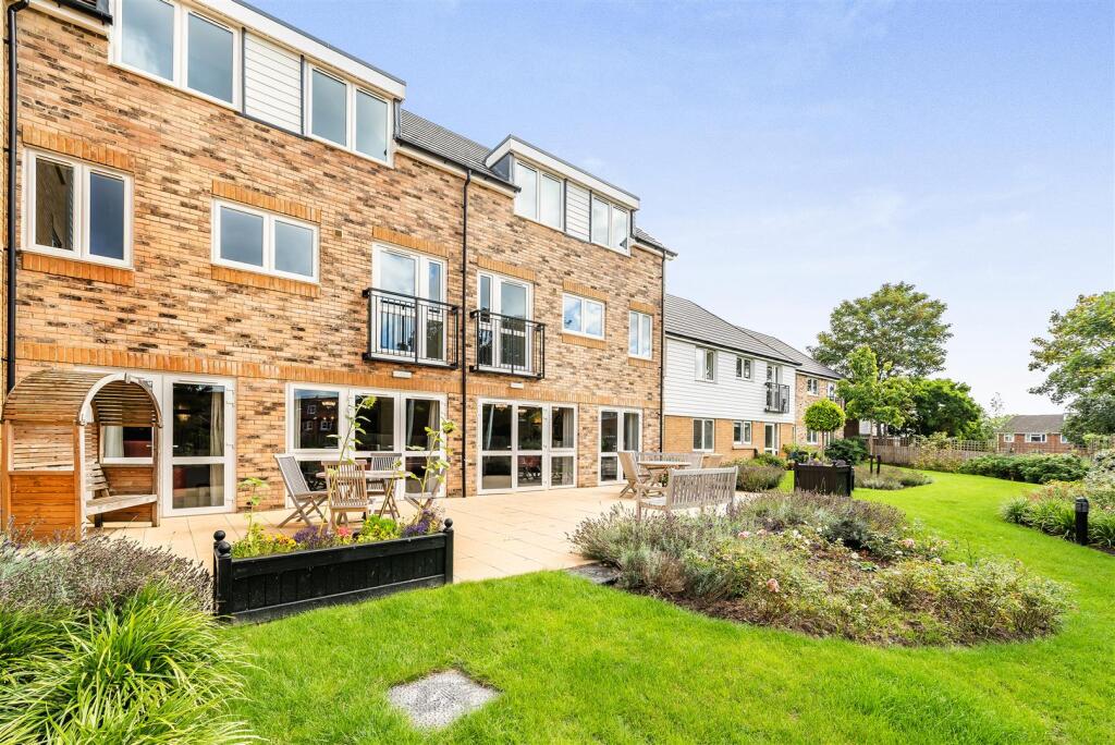 Owners Patio Area.jpg