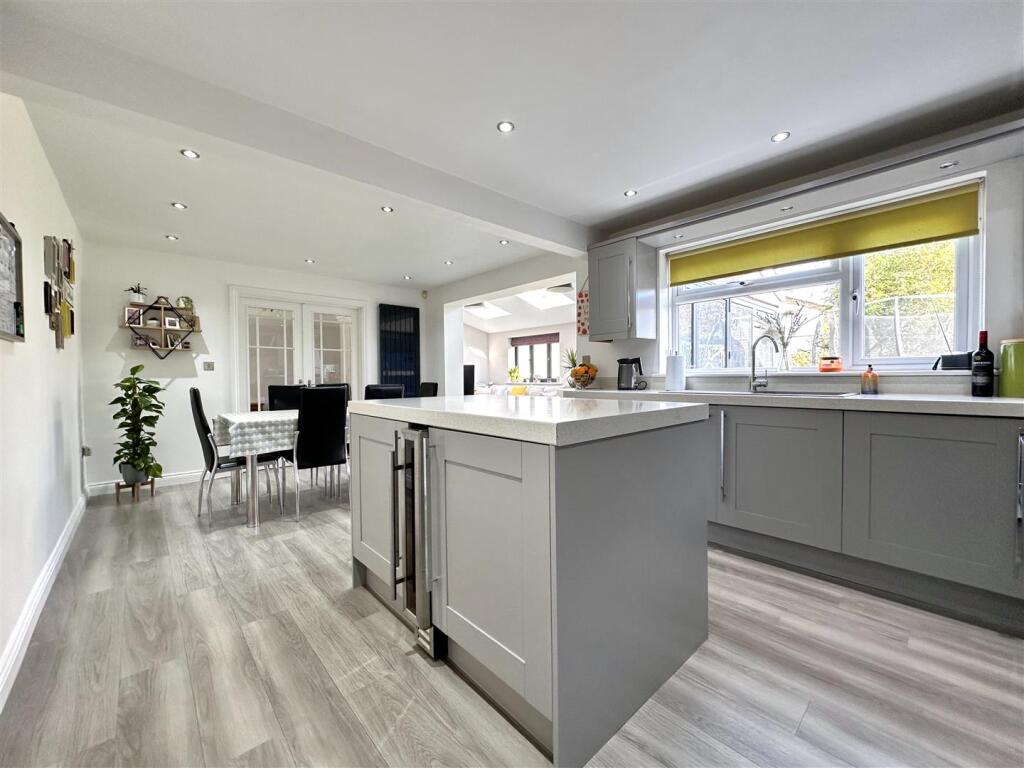 Modern Dining Kitchen 262
