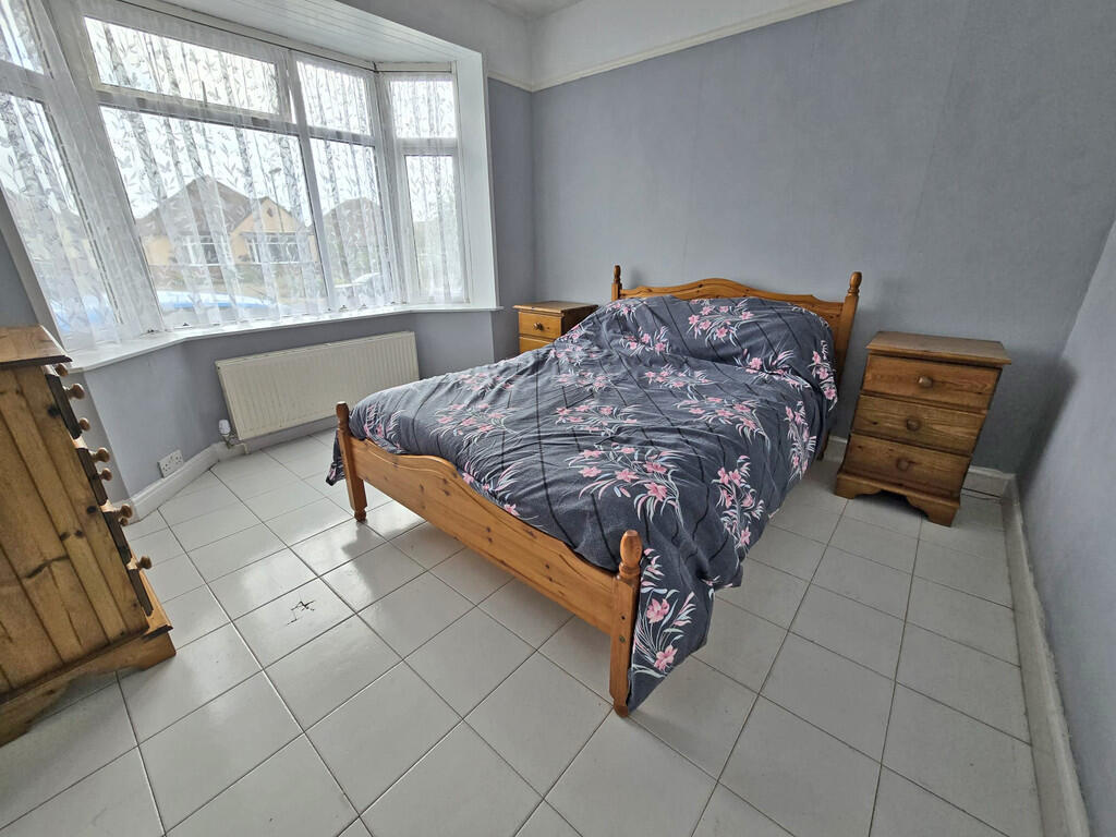 Bedroom 2 (1)