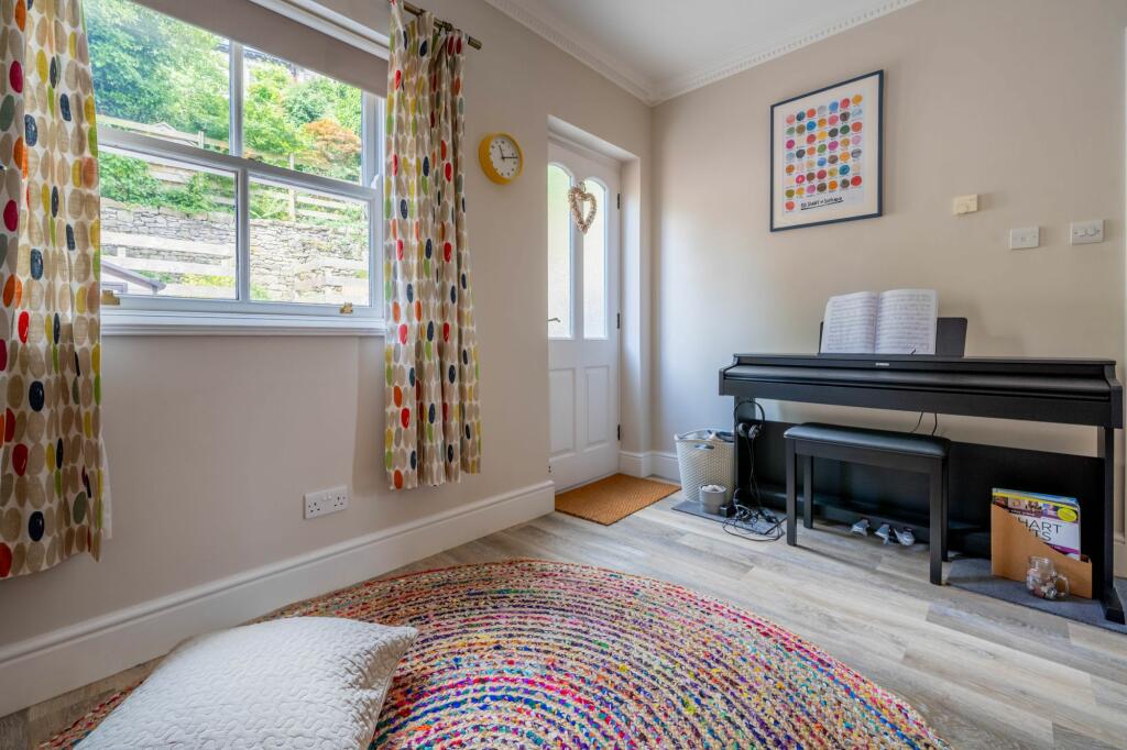 SITTING ROOM