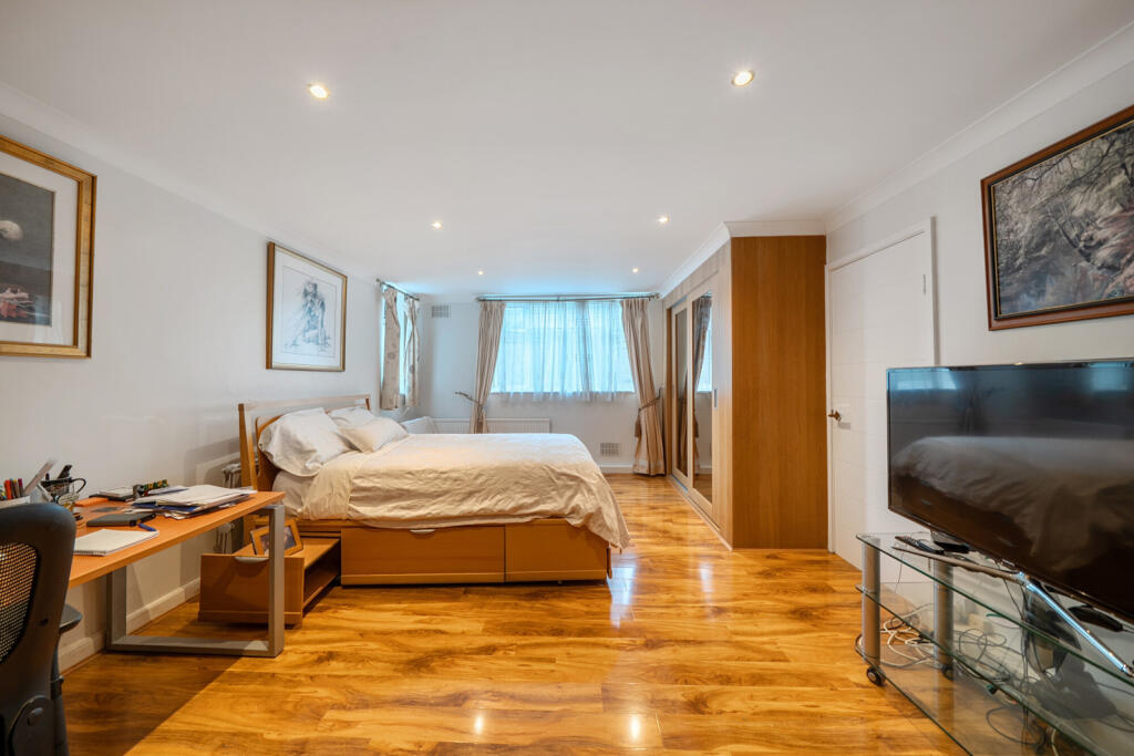 1341818-10-68a5c8...