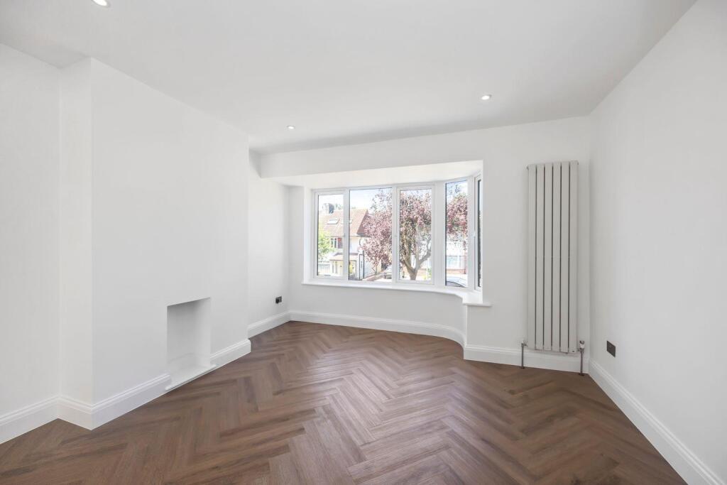 Applesham Avenue 51 LOUNGE.jpeg