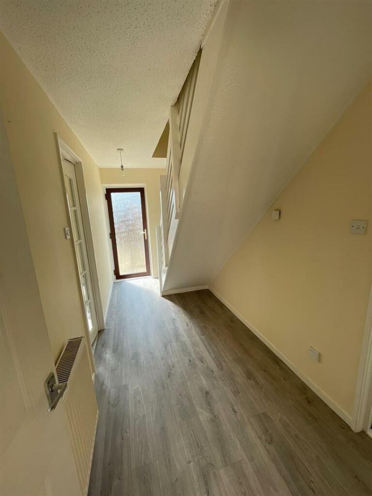 27 Kersland Foot Hallway.jpg