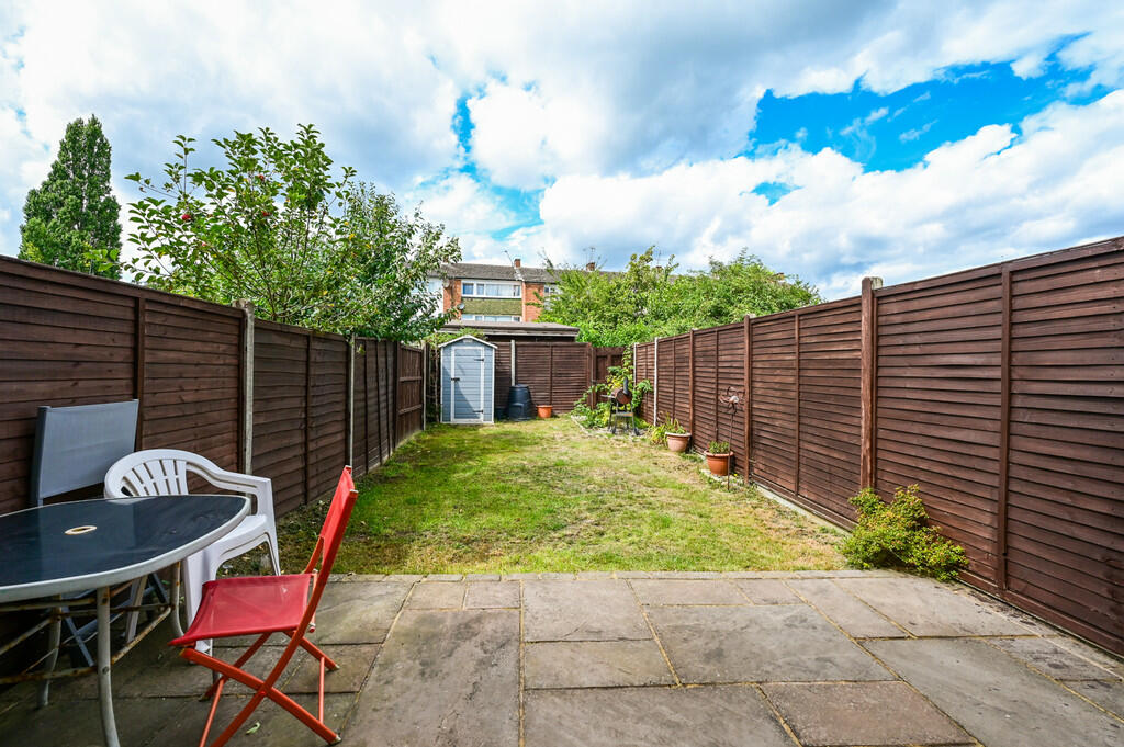 37 Ryecroft Garde...