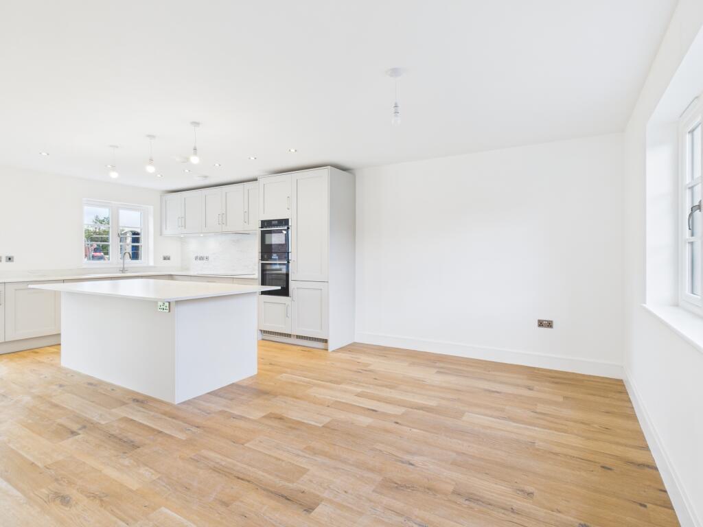 Living/Dining Kitchen