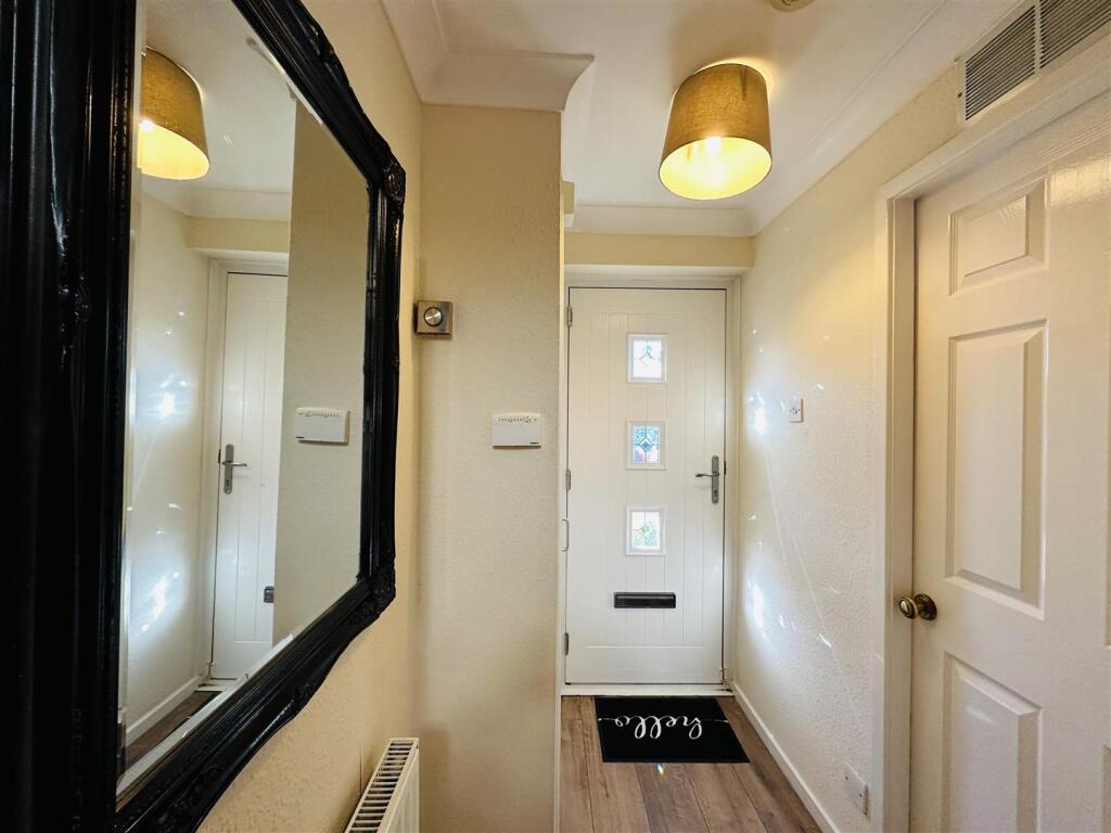 hallway .jpg