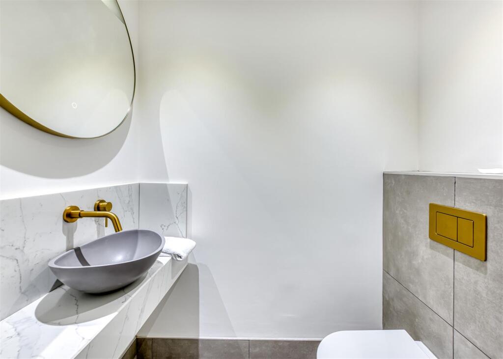 37 Deaconsfield-cloaks.jpg