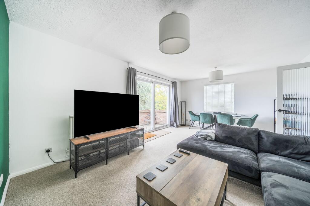 Lounge / Dining Room