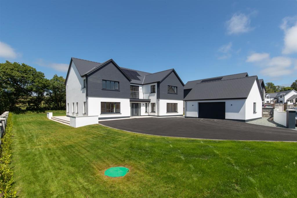 8 Ashmoor Gardens WWP - Final Edits-51.jpg