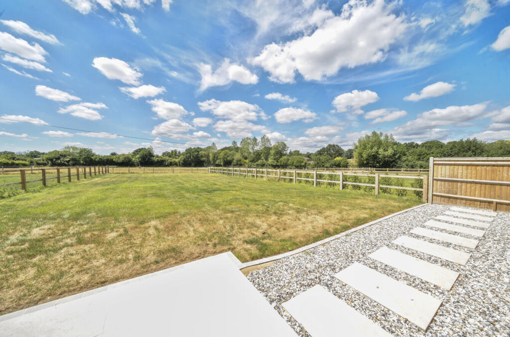 1320956-8-686e9fb...