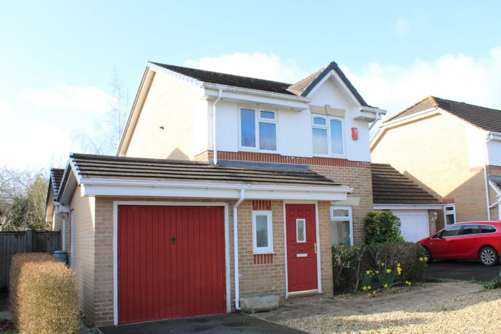 6 Saxon Way