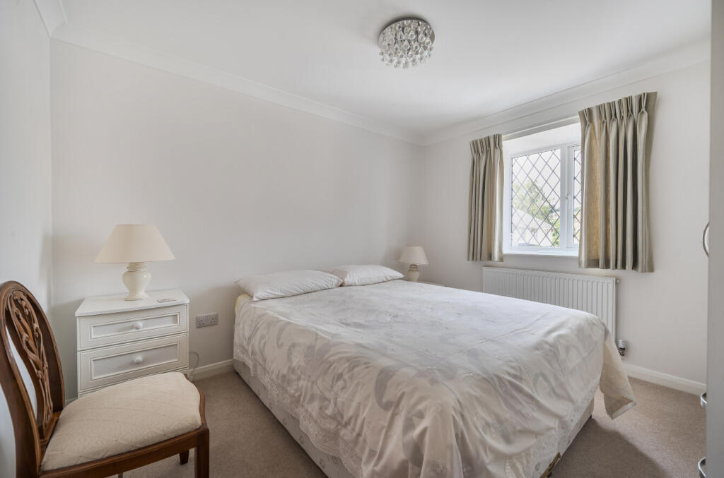 1353872-10-68c818...