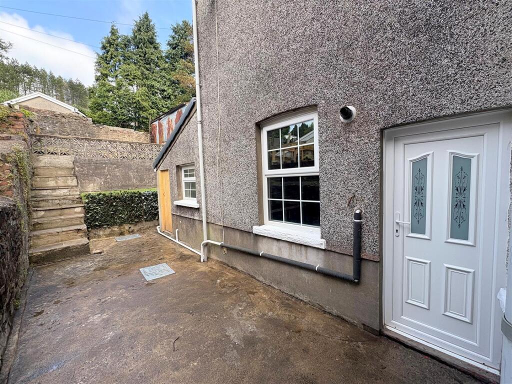Rear Garden a.jpg