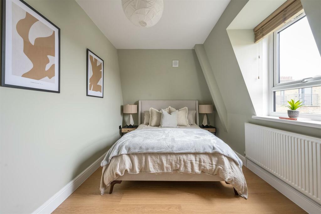 Orchard House, E18