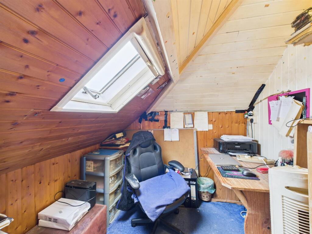 Bedroom 4/Office