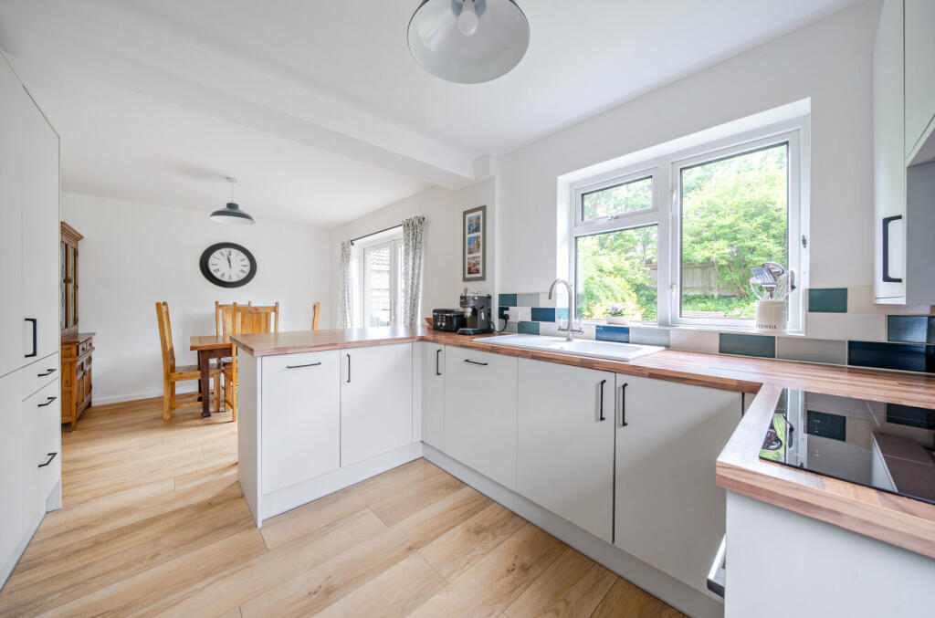 1303083-1-683ee1f...