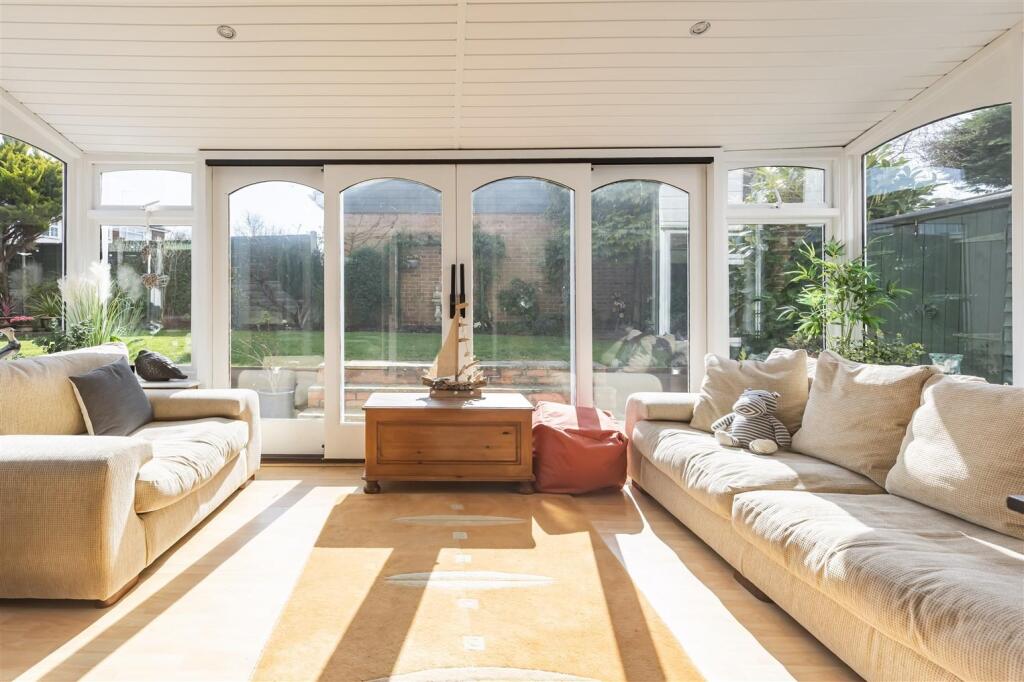 81 Thornhill N (21).jpg