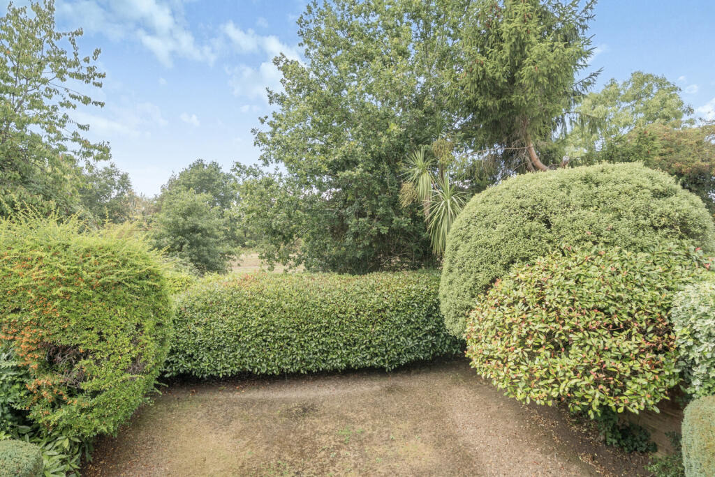 1346422-5-68b5a32...