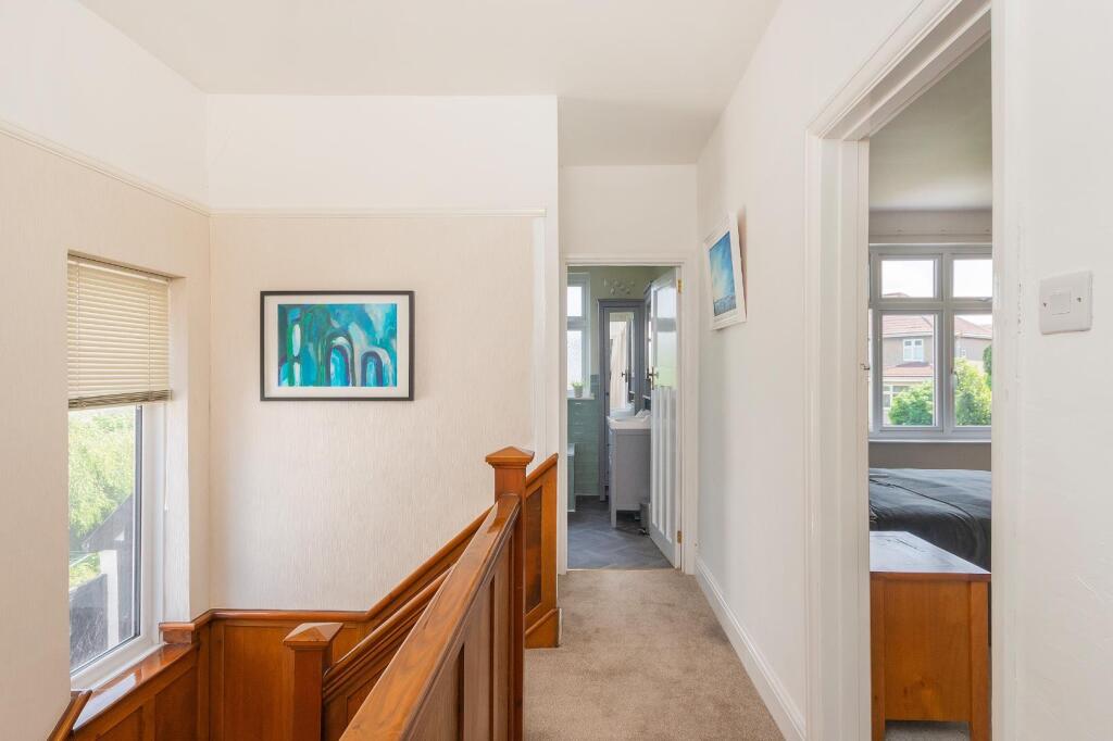 1H0V8HE - Landing A.jpg