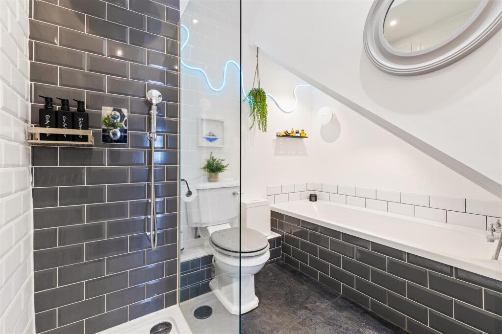 Flat 1, 47 Westbourne Villas Full Res-3.jpg