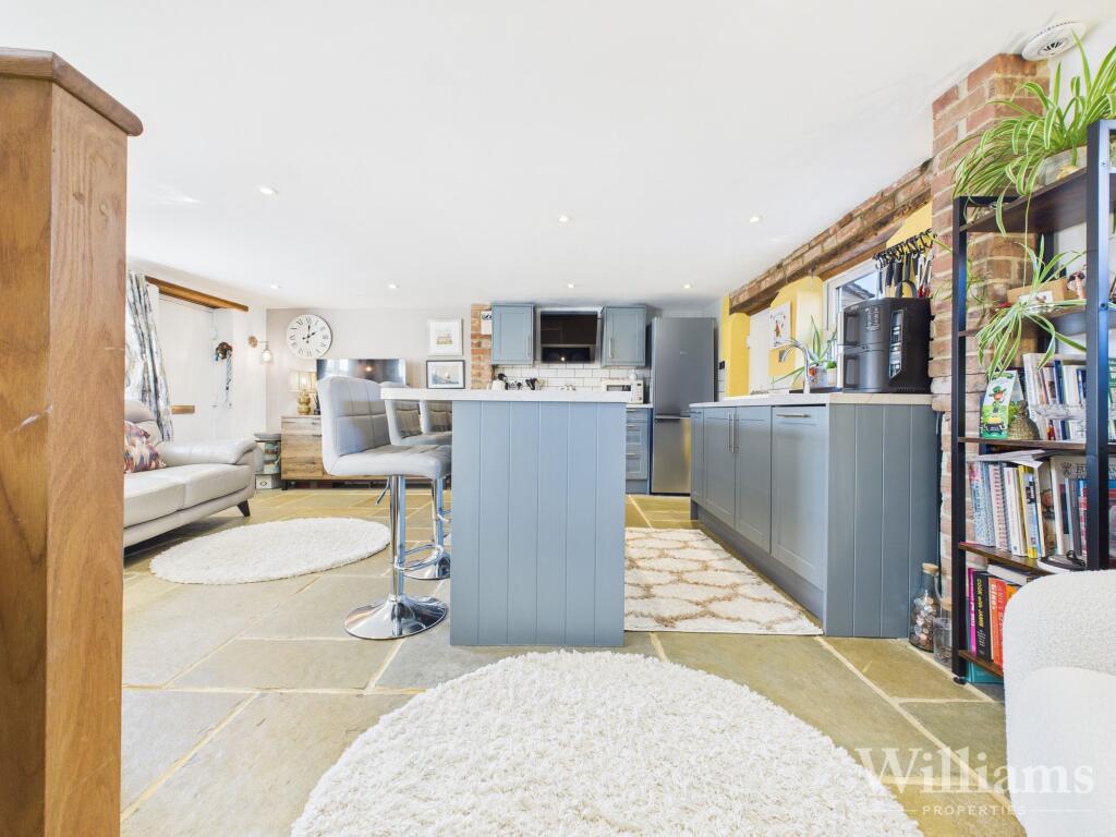 Kitchen/Breakfast Room