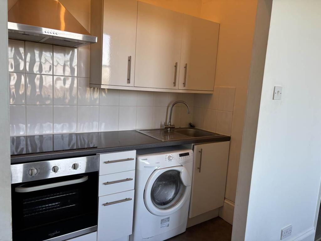 6 14 Frant Road (38)