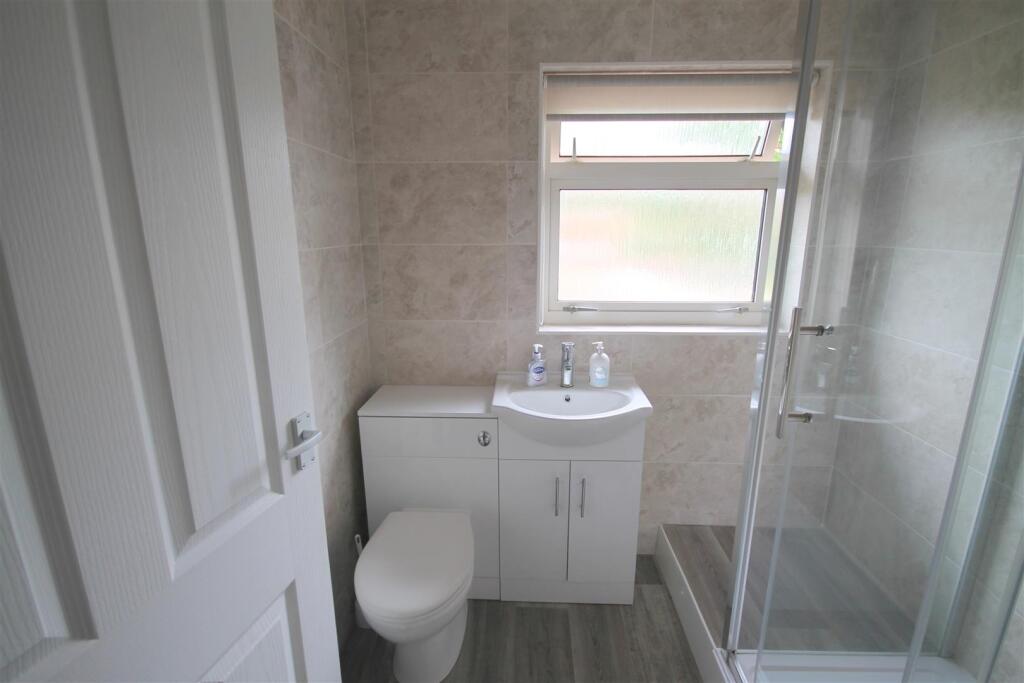 SR Shower Room iii.JPG