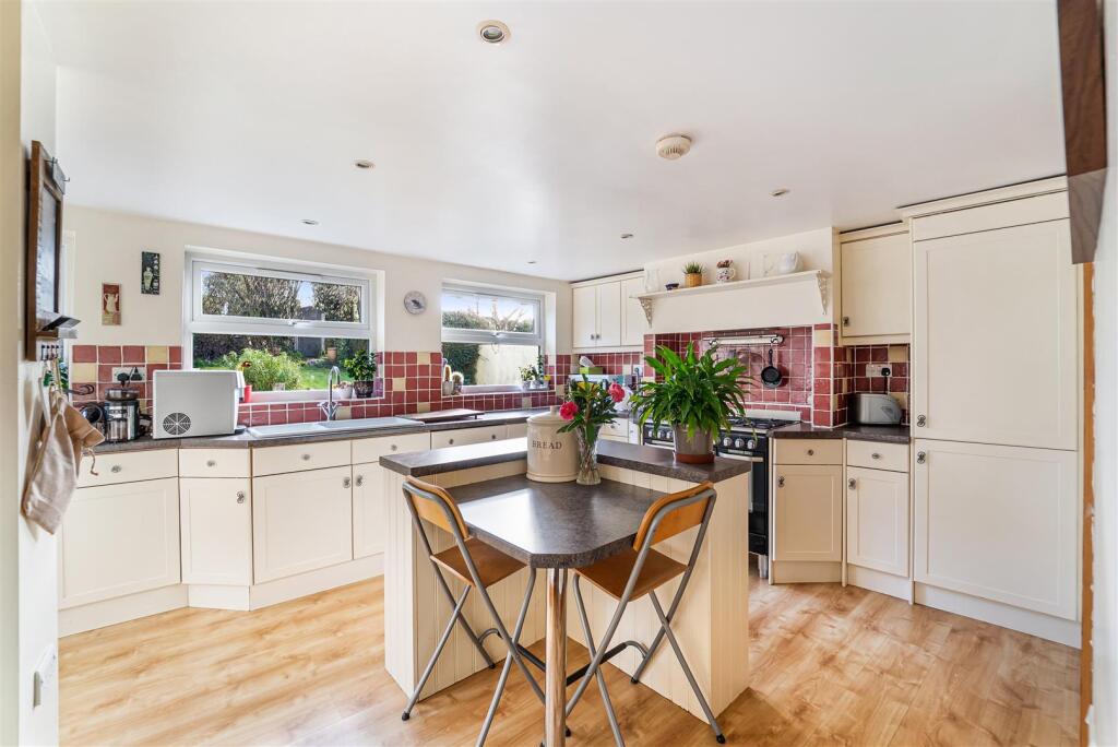 Kitchen/Breakfast Room