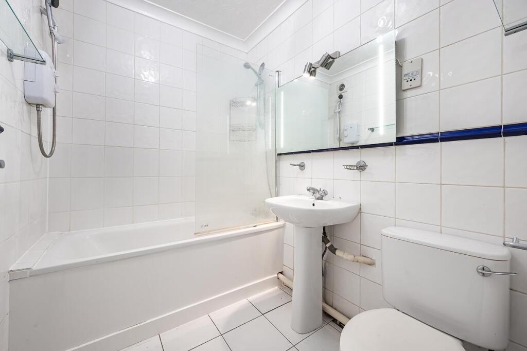 3 Addley Court - low res-11.jpg